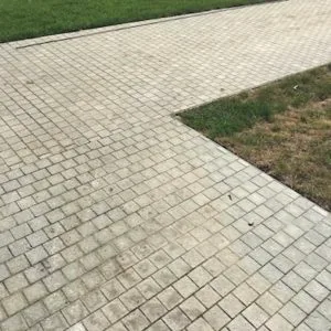Мощение дорожек тротуарной плиткой