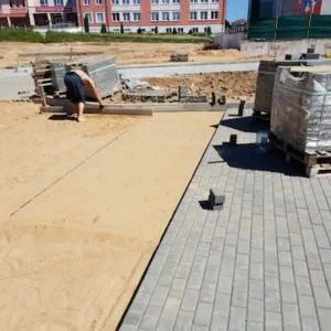 Укладка тротуарной плитки