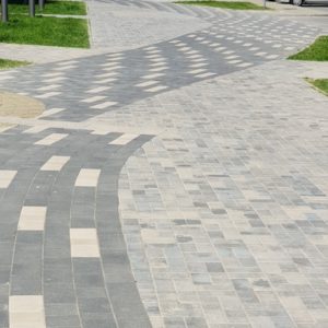 Укладка тротуарной плиткой
