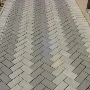 Укладка тротуарной плитки ёлочкой